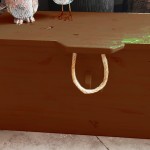 Grand coffre en bois de pin fait main