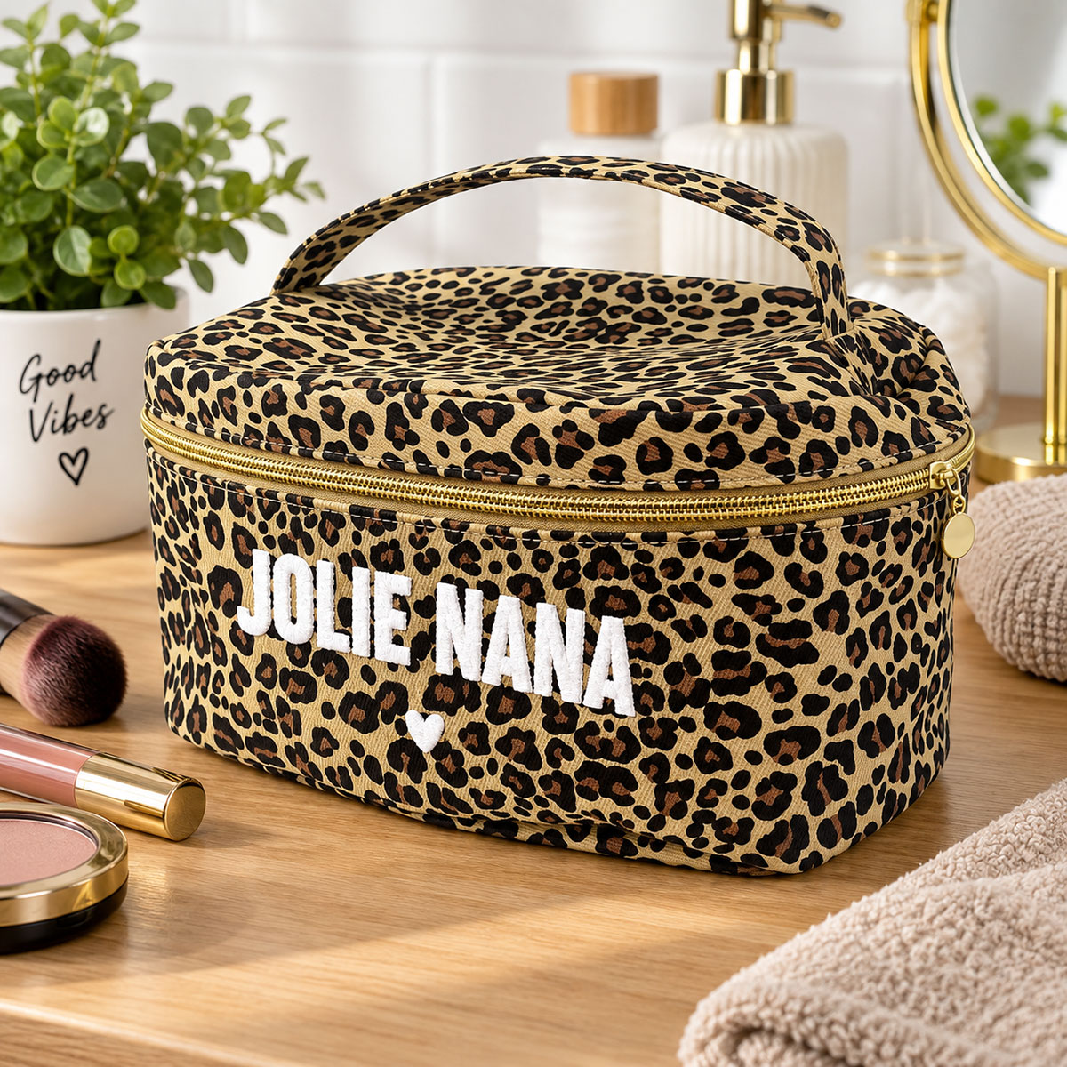 Vanity l�opard Jolie Nana avec inscription tuft�e