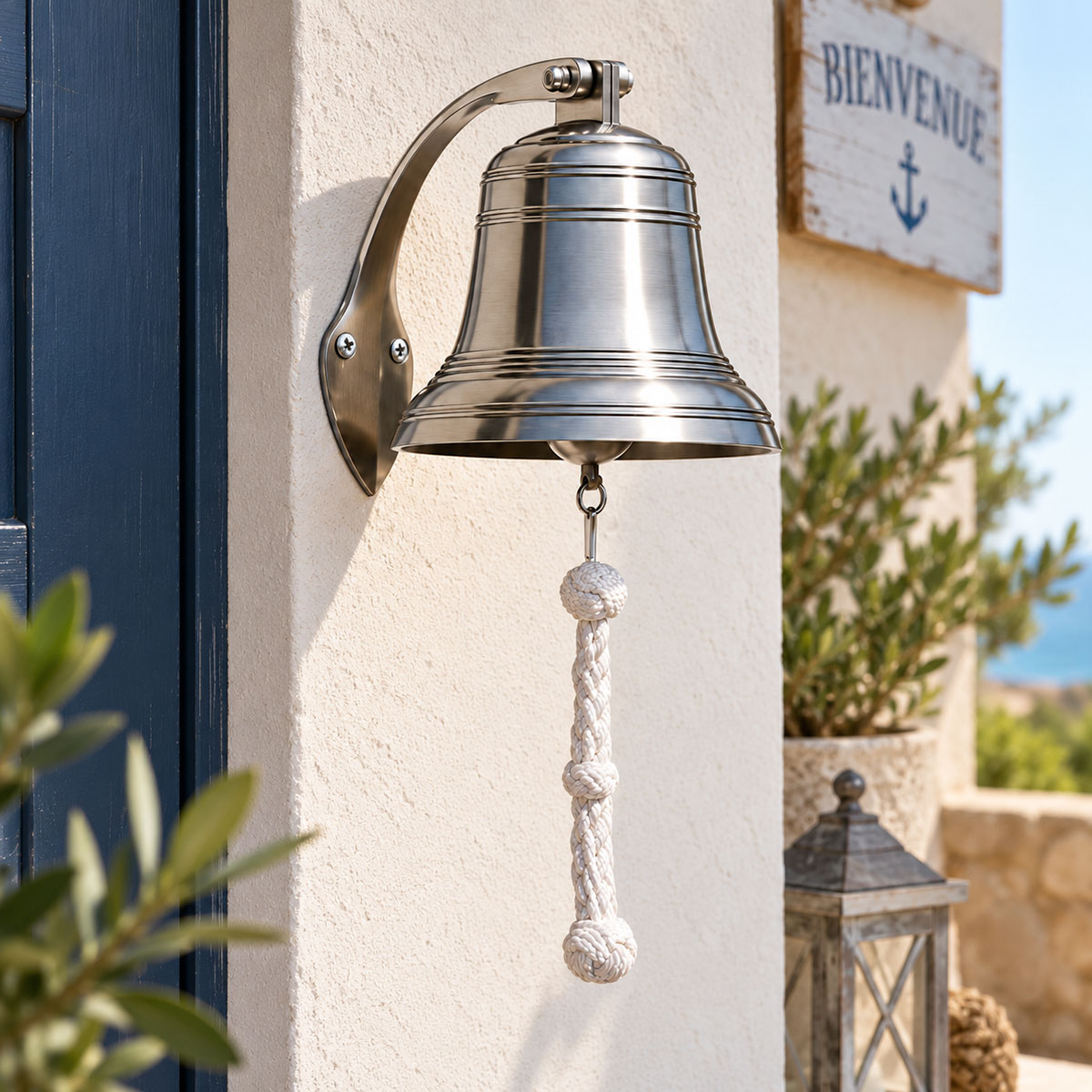 Cloche murale marine en laiton �tam� avec corde 32 cm