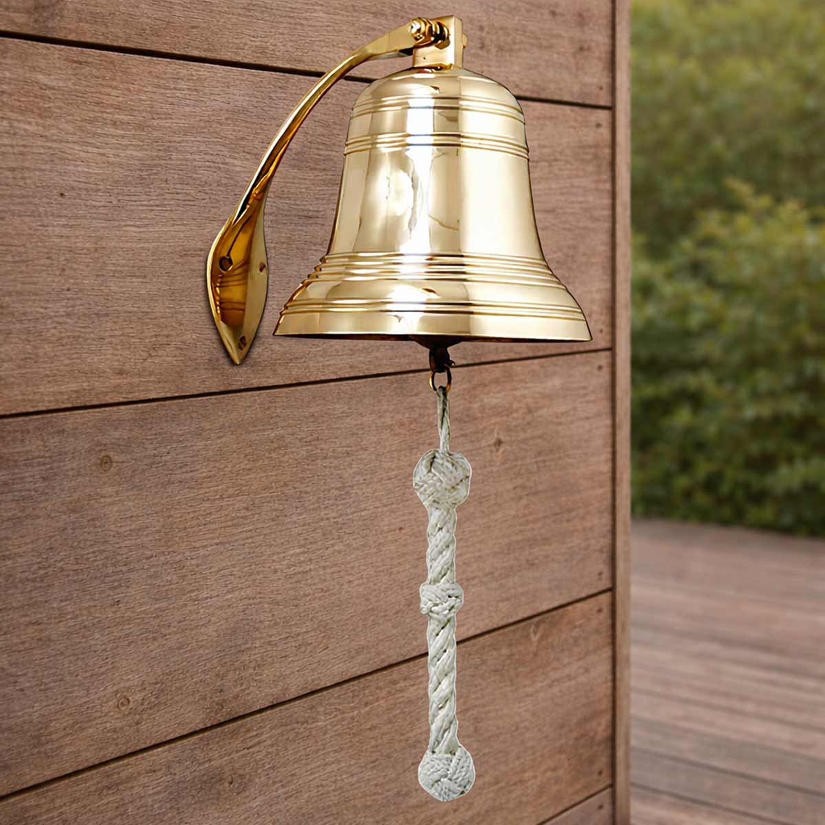 Cloche murale en laiton dor� avec corde