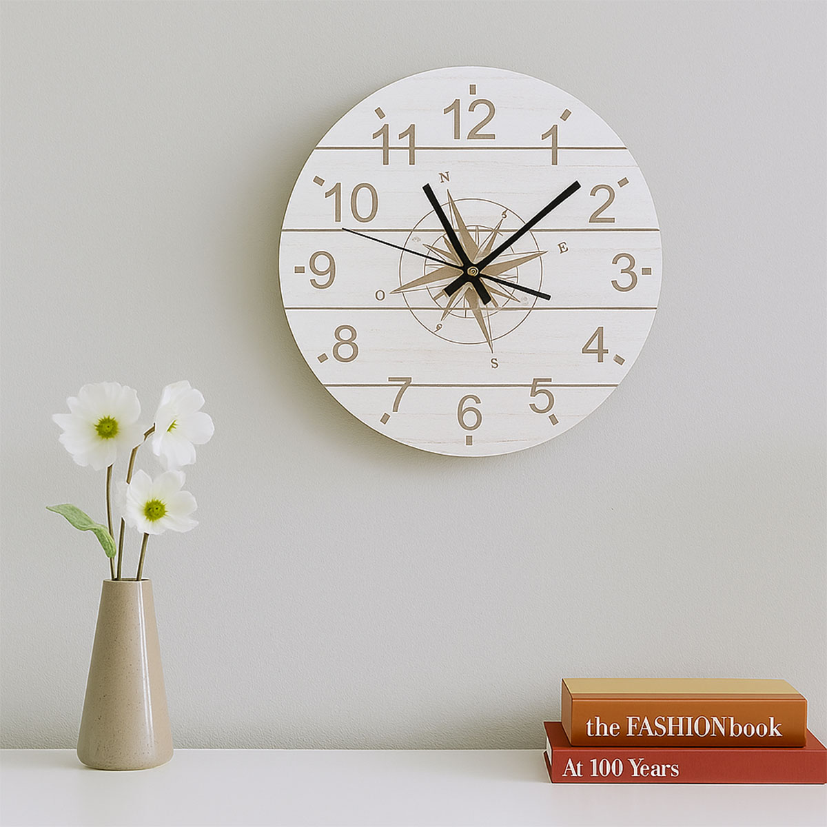 Horloge ronde en bois motif rose des vents  30 cm