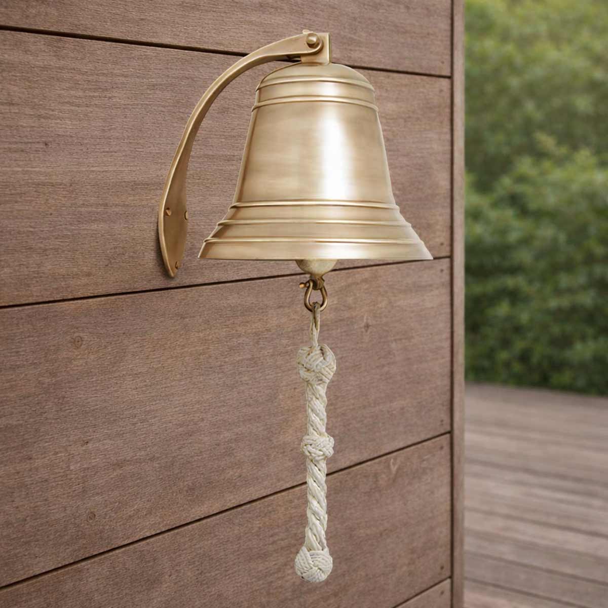 Cloche murale en laiton dor� vieilli avec corde 32 cm