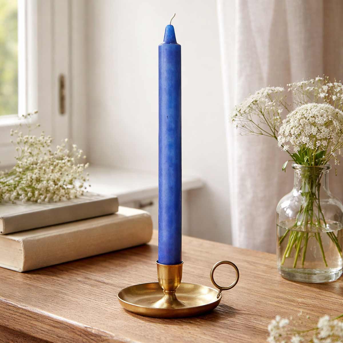 Bougie fine teint�e dans la masse bleu marbr�