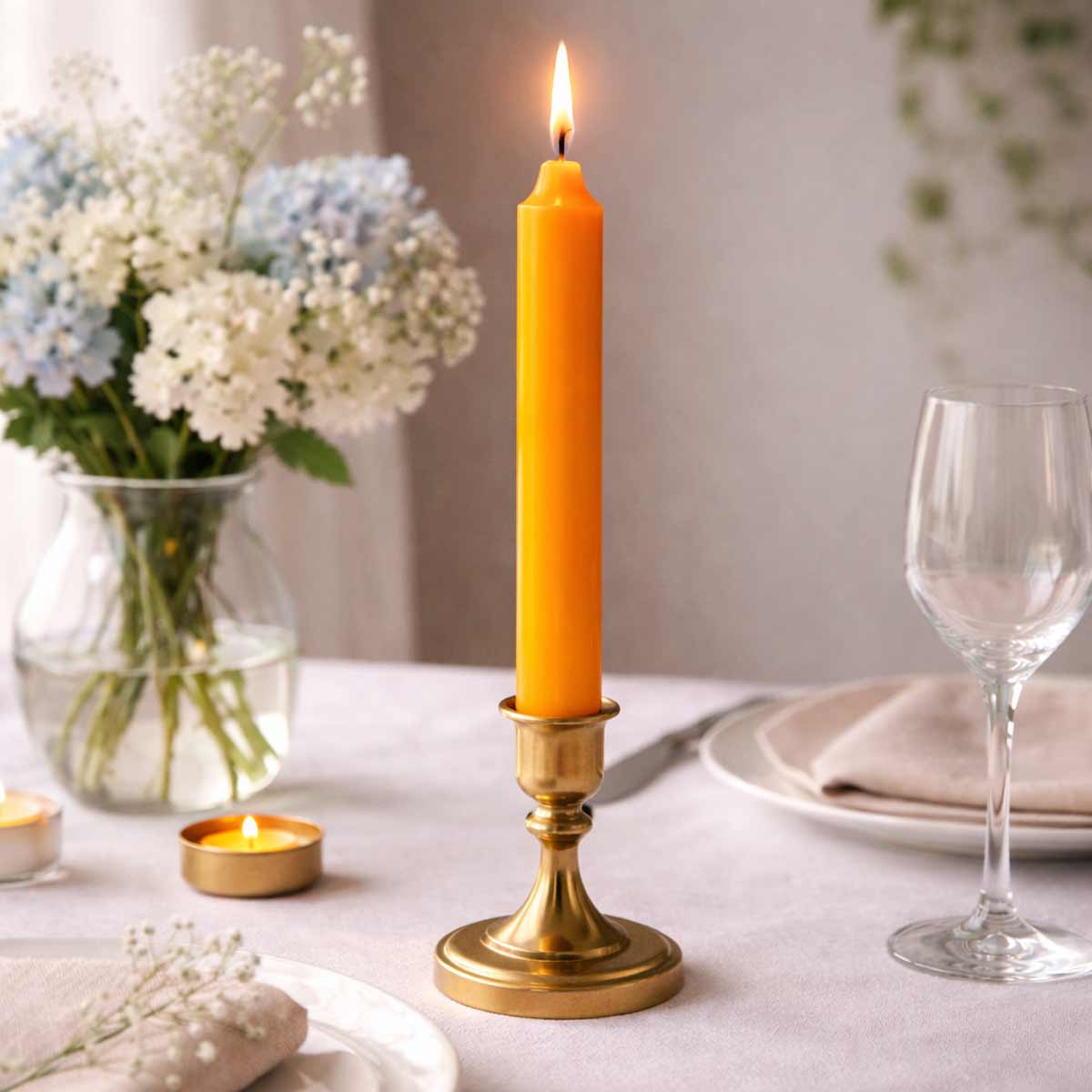 Bougie teint�e dans la masse 21 cm - orange