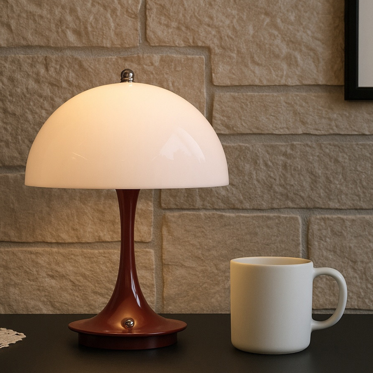 Lampe tactile champignon rouge et cr�me rechargeable Lightmeup