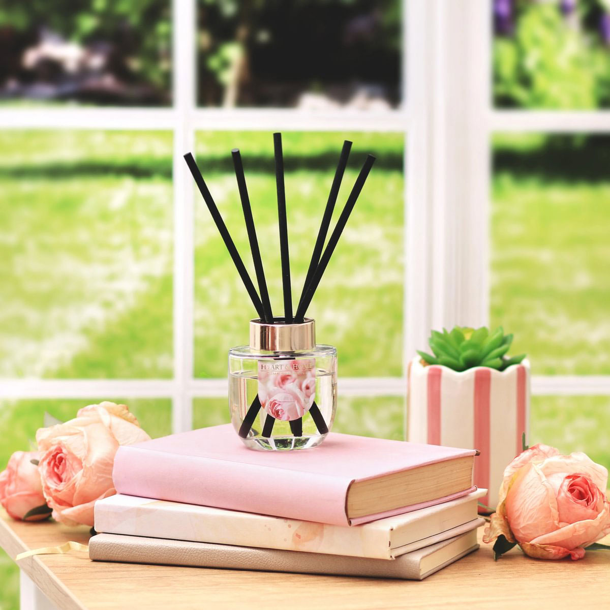 Diffuseur de parfum �treinte Florale � 70 ml � Heart & Home