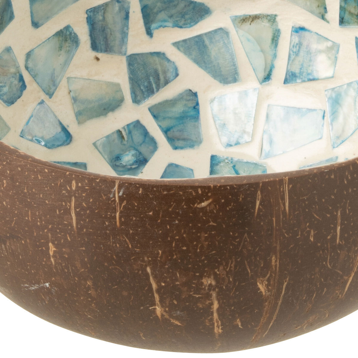 Bol dco en noix de coco avec mosaque en coquillage bleu