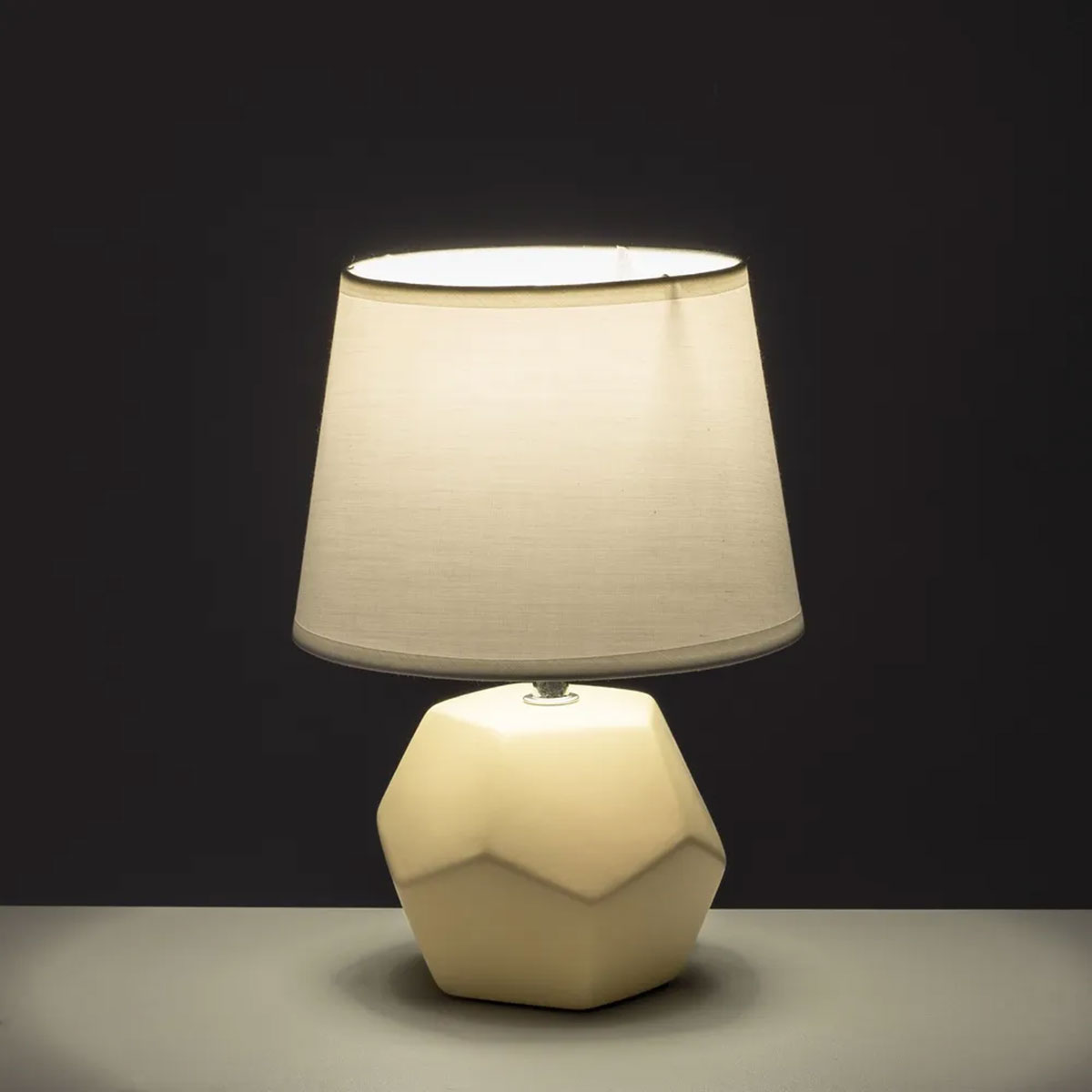 Lampe en cramique 26 cm - Modle Beige