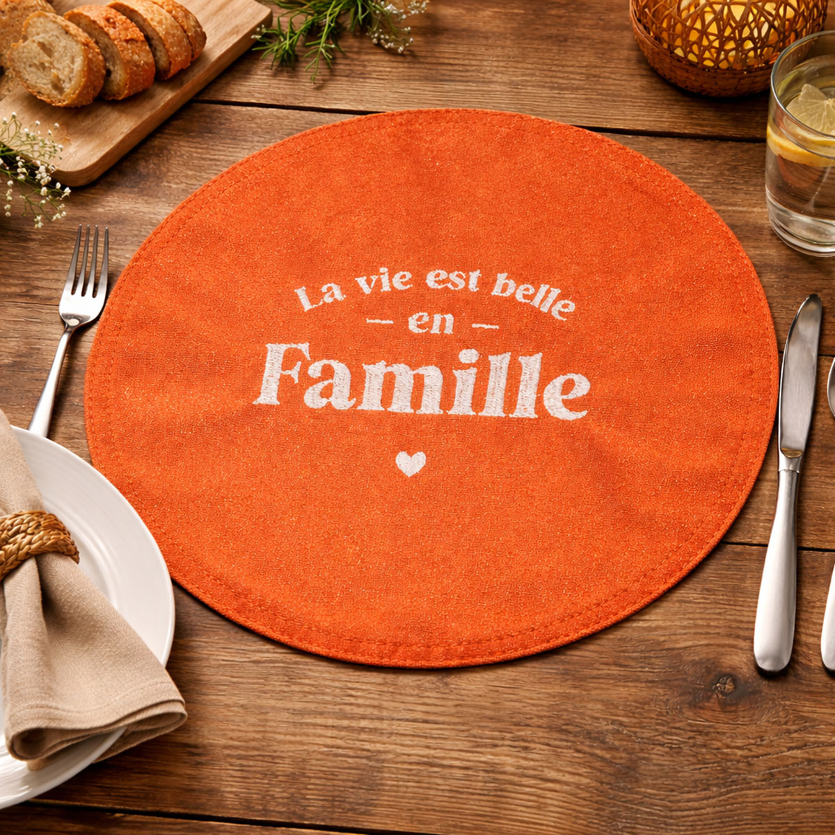 Set de table rond � paillettes brod� La vie est belle en famille