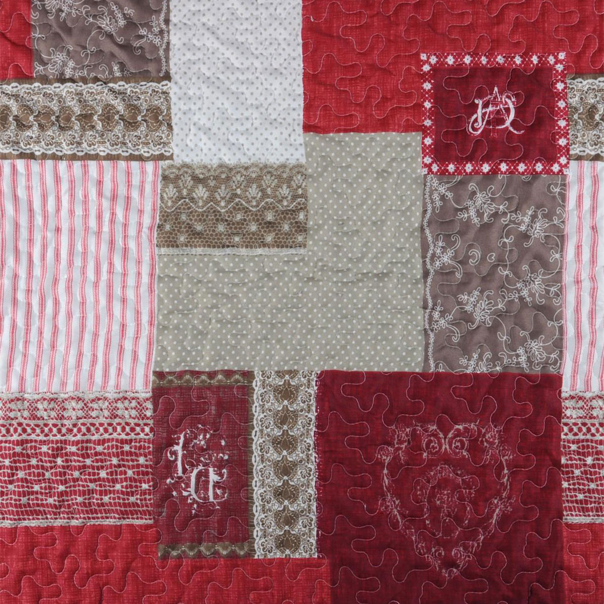Boutis Arkansas Rouge avec 2 taies assorties 240  220 cm