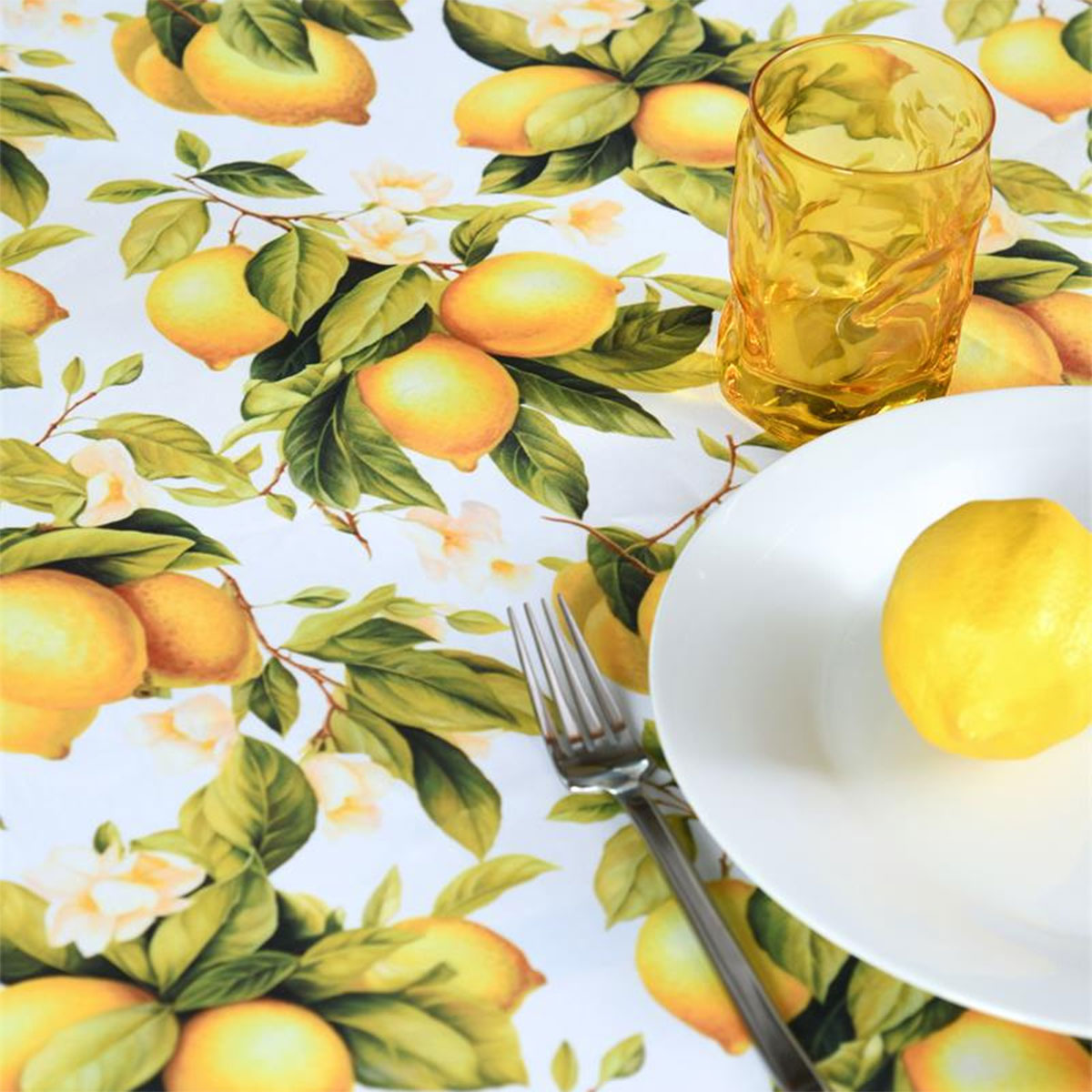Nappe Imprime Anti-Taches  Motif Citrons sur Fond Blanc