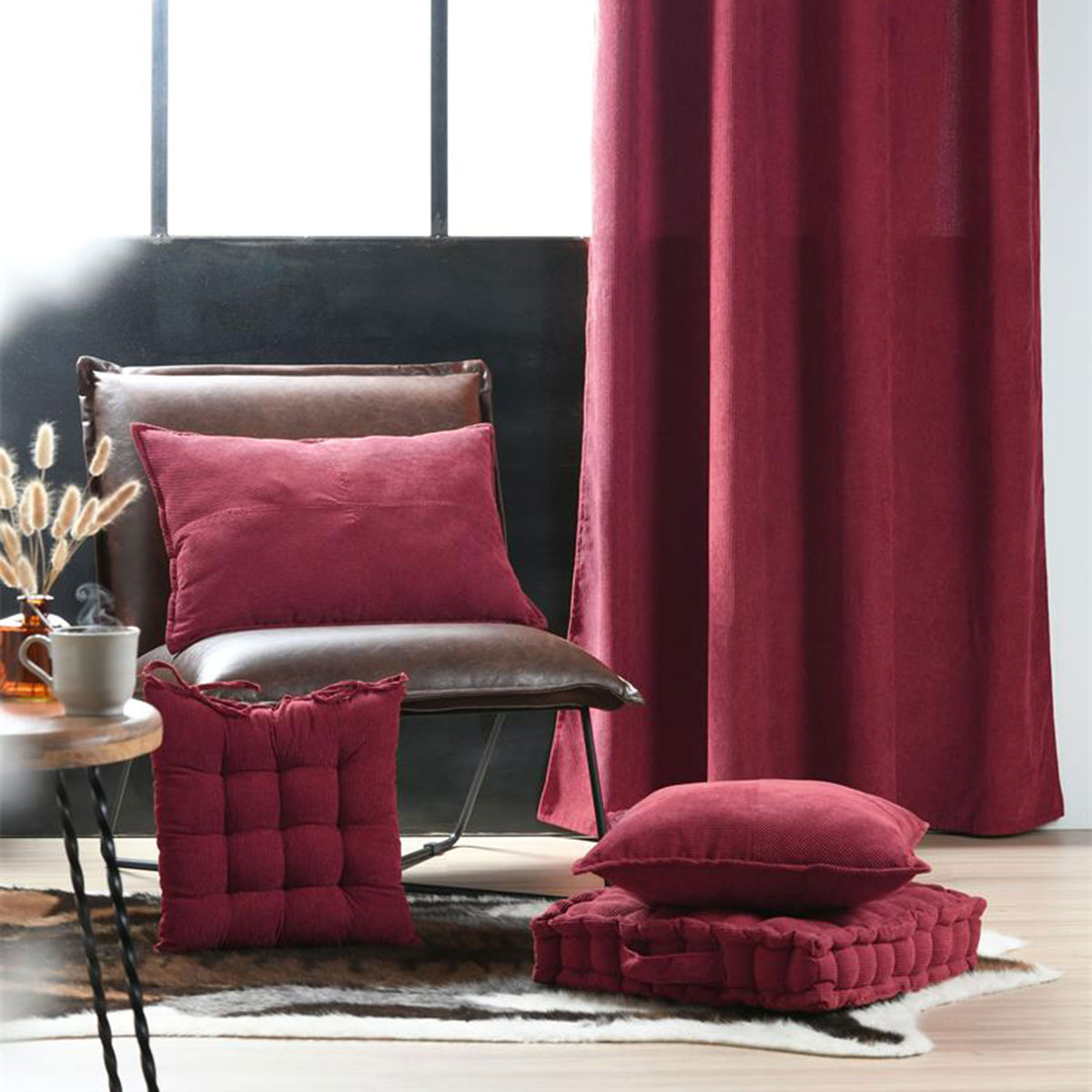 Coussin de sol velours c�tel� Dandy bordeaux 43 x 43 cm