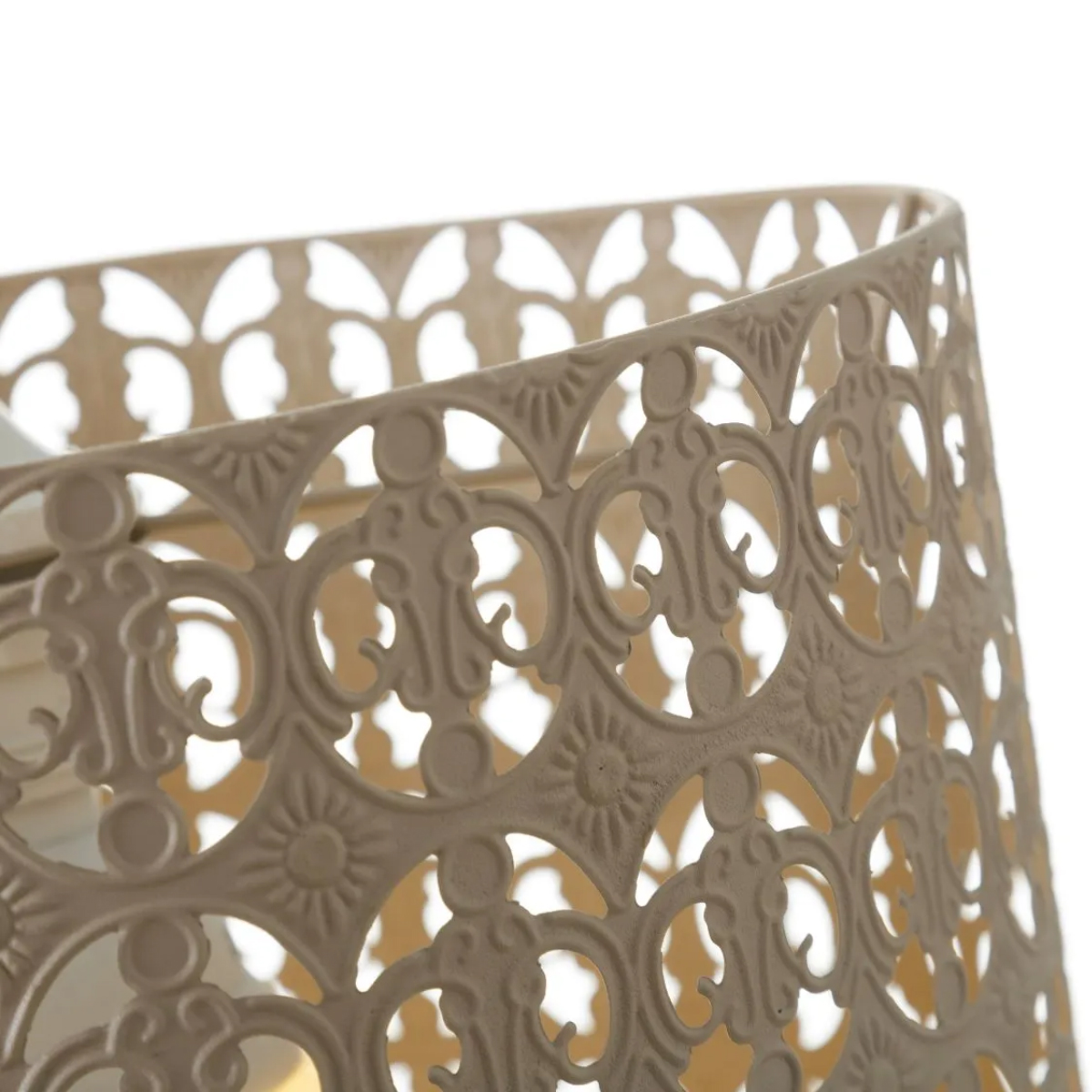 Lustre motif ajouré en métal Beige 25 x 29 cm
