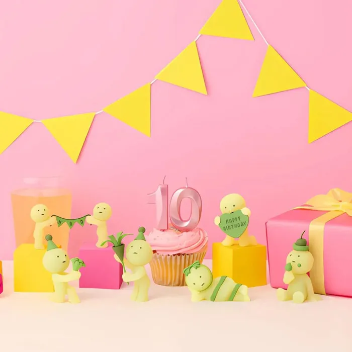 Figurine Smiski phosphorescente s�rie Birthday