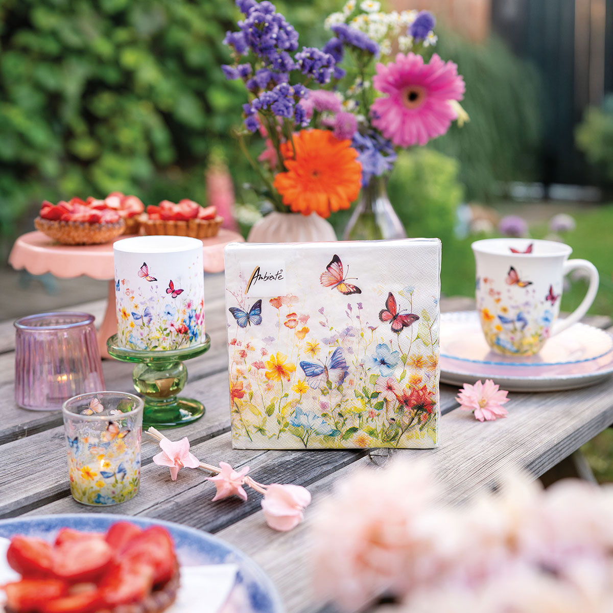 Mug papillons et fleurs en porcelaine fine 400 ml