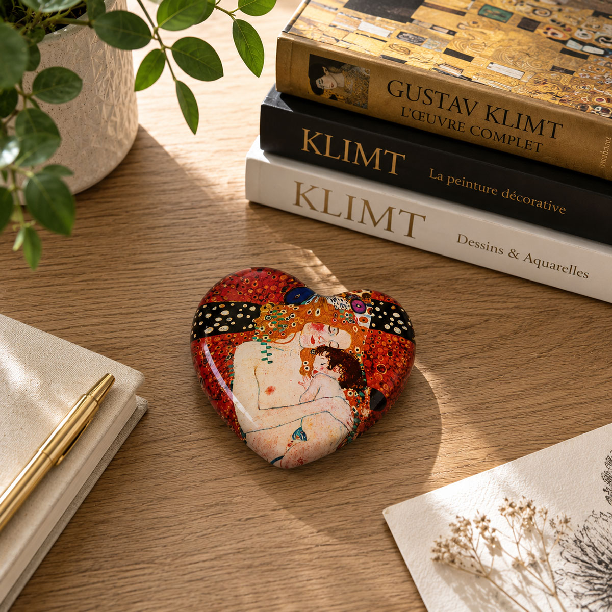 Presse-papier c�ur en verre Klimt Les Trois �ges de la Femme