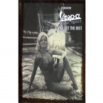 Petite Plaque mtal de collection Vespa Pin-up