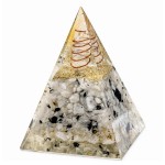 Pyramide Orgonite en r�sine et pierres naturelles