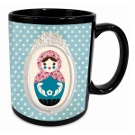 Mug noir Poup�e russe �toil�e par Cbkreation
