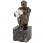 Figurine Homme en rsine couleur Bronze sur base noire 25 cm