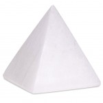 Pyramide en slnite pierres  haute vibration base 8 cm
