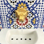Petite fontaine d'int�rieur en gr�s mosa�que et lion 30 cm